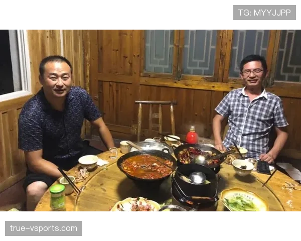 常园赛场像开挂，朋友圈吃个夜宵都像在秀豪宅——我这是看球还是在看富豪日常
